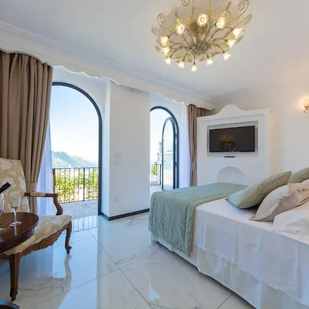 ホテル Villa Amore Ravello ラヴェッロ